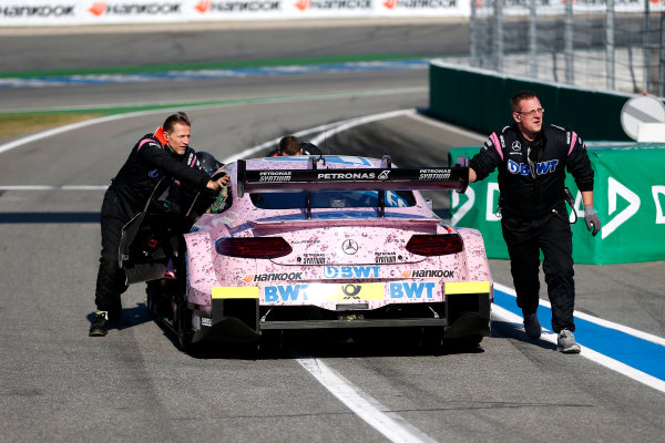 2017 DTM Round 9 
Hockenheimring, Germany 
Sunday 15 October 2017.
Edoardo Mortara, Mercedes-AMG Team HWA, Mercedes-AMG C63 DTM stoppt with a problem on the propeller shaft 
World Copyright: Alexander Trienitz/LAT Images
ref: Digital Image 2017-DTM-HH2-AT2-1366