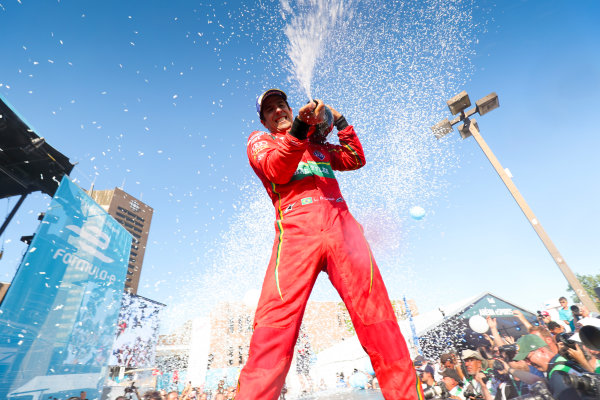 2016/2017 FIA Formula E Championship.
Round 11 - Montreal ePrix, Canada
Saturday 29 July 2017.
Lucas Di Grassi (BRA), ABT Schaeffler Audi Sport, Spark-Abt Sportsline, ABT Schaeffler FE02, celebrates on the podium.
Photo: Malcolm Griffiths/LAT/Formula E
ref: Digital Image MALK5478 2016/2017 FIA Formula E Championship.
Round 11 - Montreal ePrix, Canada
Saturday 29 July 2017.
Lucas Di Grassi (BRA), ABT Schaeffler Audi Sport, Spark-Abt Sportsline, ABT Schaeffler FE02, celebrates on the podium.
Photo: Malcolm Griffiths/LAT/Formula E
ref: Digital Image MALK5478