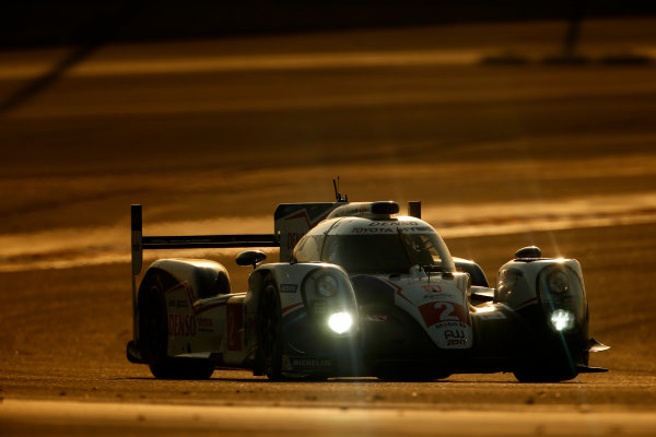 2015 FIA World Endurance Championship
Bahrain 6-Hours
Bahrain International Circuit, Bahrain
Saturday 21 November 2015.
Alexander Wurz, St?phane Sarrazin, Mike Conway (#2 LMP1 Toyota Racing Toyota TS 040 Hybrid).
World Copyright: Alastair Staley/LAT Photographic
ref: Digital Image _79P0890