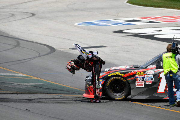 NASCAR XFINITY Series
Alsco 300
Kentucky Speedway, Sparta, KY USA
Saturday 8 July 2017
Kyle Busch, NOS Energy Drink Rowdy Toyota Camry celebrates with the checkered flag
World Copyright: Logan Whitton
LAT Images NASCAR XFINITY Series
Alsco 300
Kentucky Speedway, Sparta, KY USA
Saturday 8 July 2017
Kyle Busch, NOS Energy Drink Rowdy Toyota Camry celebrates with the checkered flag
World Copyright: Logan Whitton
LAT Images