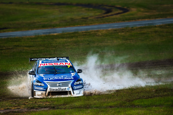 2017 Supercars Championship Round 5. 
Winton SuperSprint, Winton Raceway, Victoria, Australia.
Friday May 19th to Sunday May 21st 2017.
Todd Kelly drives the #7 Carsales Racing Nissan Altima.
World Copyright: Daniel Kalisz/LAT Images
Ref: Digital Image 190517_VASCR5_DKIMG_3676.JPG