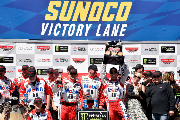Monster Energy NASCAR Cup Series
Toyota/Save Mart 350
Sonoma Raceway, Sonoma, CA USA
Sunday 25 June 2017
Kevin Harvick, Stewart-Haas Racing, Mobil 1 Ford Fusion wins Sonoma.
World Copyright: Rusty Jarrett
LAT Images Monster Energy NASCAR Cup Series
Toyota/Save Mart 350
Sonoma Raceway, Sonoma, CA USA
Sunday 25 June 2017
Kevin Harvick, Stewart-Haas Racing, Mobil 1 Ford Fusion wins Sonoma.
World Copyright: Rusty Jarrett
LAT Images