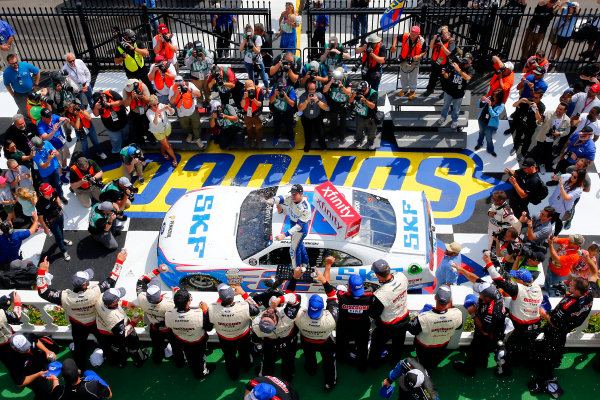 NASCAR XFINITY Series
Pocono Green 250
Pocono Raceway, Long Pond, PA USA
Saturday 10 June 2017
Brad Keselowski, SKF Ford Mustang celebrates in victory lane after winning
World Copyright: Russell LaBounty
LAT Images
ref: Digital Image 17POC1rl_03926 NASCAR XFINITY Series
Pocono Green 250
Pocono Raceway, Long Pond, PA USA
Saturday 10 June 2017
Brad Keselowski, SKF Ford Mustang celebrates in victory lane after winning
World Copyright: Russell LaBounty
LAT Images
ref: Digital Image 17POC1rl_03926
