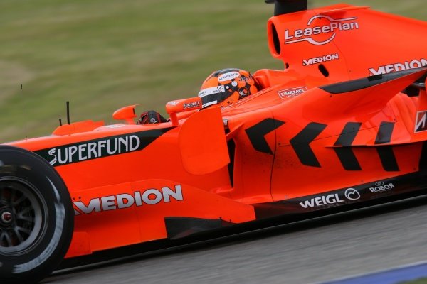 Christijan Albers (NED) Spyker F8-VII
Formula One Testing, Valencia, Spain,
Day Two, Monday 20 February 2007.
DIGITAL IMAGE
Christijan Albers (NED) Spyker F8-VII
Formula One Testing, Valencia, Spain,
Day Two, Monday 20 February 2007.
DIGITAL IMAGE