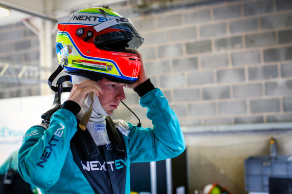 FIA Formula E Second Pre-Season Testing Event.
Oliver Turvey, NextEV NIO, Spark-NEXTEV.
Donington Park Racecourse,
Derby, United Kingdom.
Tuesday 6 September 2016.
Photo: Adam Warner / LAT
ref: Digital Image _L5R2802
