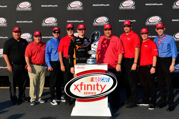 NASCAR XFINITY Series
TheHouse.com 300
Chicagoland Speedway, Joliet, IL USA
Saturday 16 September 2017
Matt Tifft, TMNT Lone Rat & Cub/ABTA Toyota Camry, Toyota executives, Xfinity trophy
World Copyright: Logan Whitton
LAT Images NASCAR XFINITY Series
TheHouse.com 300
Chicagoland Speedway, Joliet, IL USA
Saturday 16 September 2017
Matt Tifft, TMNT Lone Rat & Cub/ABTA Toyota Camry, Toyota executives, Xfinity trophy
World Copyright: Logan Whitton
LAT Images