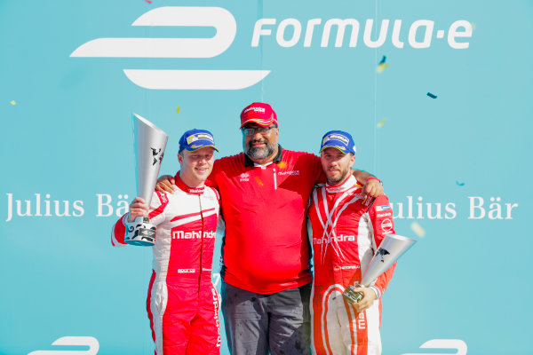 2016/2017 FIA Formula E Championship.
Round 7 - Berlin ePrix, Tempelhof Airport, Berlin, Germany.
Saturday 10 June 2017.
Felix Rosenqvist (SWE), Mahindra Racing, Spark-Mahindra, Mahindra M3ELECTRO, Dilbagh Gill and Nick Heidfeld (GER), Mahindra Racing, Spark-Mahindra, Mahindra M3ELECTRO, on the podium.
Photo: Zak Mauger/LAT/Formula E
ref: Digital Image _54I7789 2016/2017 FIA Formula E Championship.
Round 7 - Berlin ePrix, Tempelhof Airport, Berlin, Germany.
Saturday 10 June 2017.
Felix Rosenqvist (SWE), Mahindra Racing, Spark-Mahindra, Mahindra M3ELECTRO, Dilbagh Gill and Nick Heidfeld (GER), Mahindra Racing, Spark-Mahindra, Mahindra M3ELECTRO, on the podium.
Photo: Zak Mauger/LAT/Formula E
ref: Digital Image _54I7789