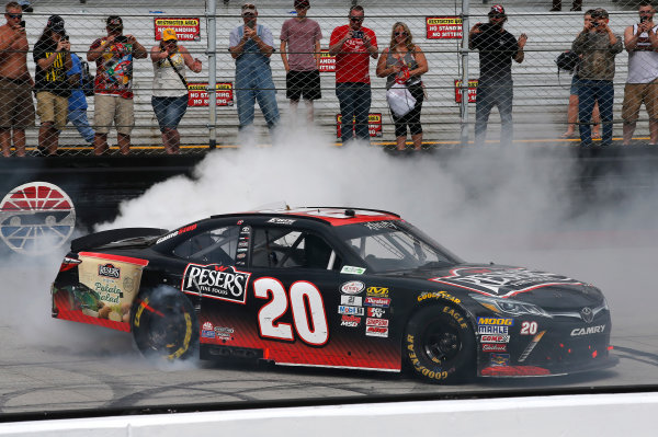 NASCAR Xfinity Series
Fitzgerald Glider Kits 300
Bristol Motor Speedway, Bristol, TN USA
Saturday 22 April 2017
Erik Jones, Reser's American Classic Toyota Camry
World Copyright: Matthew T. Thacker
LAT Images
ref: Digital Image 17BMS1mt1380 NASCAR Xfinity Series
Fitzgerald Glider Kits 300
Bristol Motor Speedway, Bristol, TN USA
Saturday 22 April 2017
Erik Jones, Reser's American Classic Toyota Camry
World Copyright: Matthew T. Thacker
LAT Images
ref: Digital Image 17BMS1mt1380