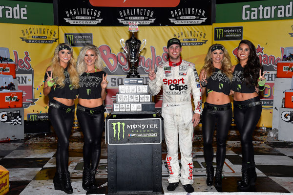 Monster Energy NASCAR Cup Series
Bojangles' Southern 500
Darlington Raceway, Darlington, SC USA
Sunday 3 September 2017
Denny Hamlin, Joe Gibbs Racing, Sport Clips Toyota Camry wins.
World Copyright: Rusty Jarrett
LAT Images Monster Energy NASCAR Cup Series
Bojangles' Southern 500
Darlington Raceway, Darlington, SC USA
Sunday 3 September 2017
Denny Hamlin, Joe Gibbs Racing, Sport Clips Toyota Camry wins.
World Copyright: Rusty Jarrett
LAT Images
