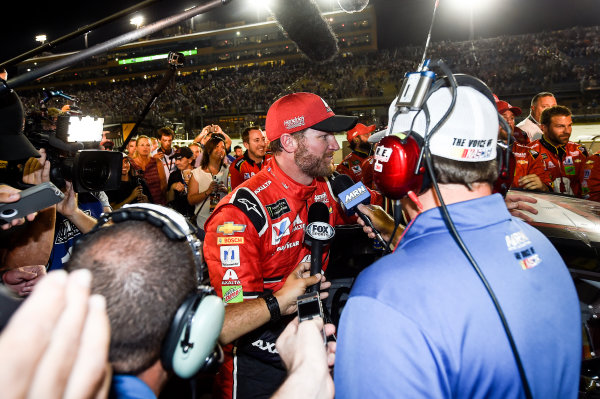 Monster Energy NASCAR Cup Series
Ford EcoBoost 400
Homestead-Miami Speedway, Homestead, FL USA
Sunday 19 November 2017
Dale Earnhardt Jr, Hendrick Motorsports, Axalta Chevrolet SS.
World Copyright: John K Harrelson
LAT Images Monster Energy NASCAR Cup Series
Ford EcoBoost 400
Homestead-Miami Speedway, Homestead, FL USA
Sunday 19 November 2017
Dale Earnhardt Jr, Hendrick Motorsports, Axalta Chevrolet SS.
World Copyright: John K Harrelson
LAT Images
