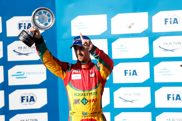 2014/2015 FIA Formula E Championship.
Lucas di Grassi (BRA)/Audi Abt Sport - Spark-Renault SRT_01E
Long Beach ePrix, Long Beach, California, United States of America.
Sunday 5 April 2015
Photo: Al Staley/LAT/Formula E
ref: Digital Image _R6T8685
2014/2015 FIA Formula E Championship.
Lucas di Grassi (BRA)/Audi Abt Sport - Spark-Renault SRT_01E
Long Beach ePrix, Long Beach, California, United States of America.
Sunday 5 April 2015
Photo: Al Staley/LAT/Formula E
ref: Digital Image _R6T8685