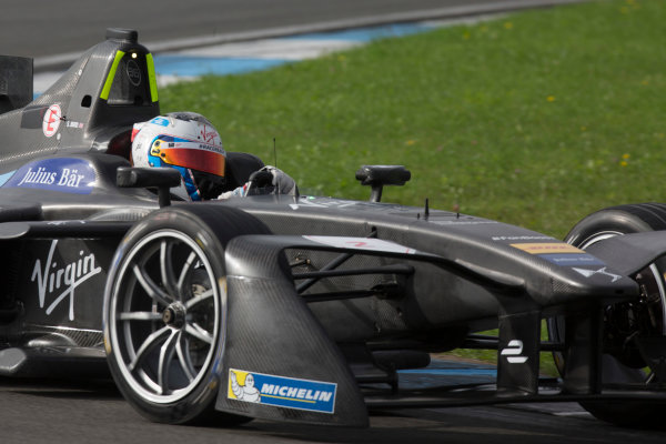 FIA Formula E Second Pre-Season Testing Event.
Donington Park Racecourse,
Derby, United Kingdom.
Sam Bird, DS Virgin Racing, Spark-Citroen.
Photo: Alastair Staley / LAT
ref: Digital Image 580A6296



