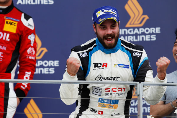 2015 TCR International Series Round 9.
Marina Bay Circuit, Singapore.
Sunday 20 September 2015.
Stefano Comini, No.25 Target Competition, celebrates on the podium.
World Copyright: Sam Bloxham/LAT Photographic.
ref: Digital Image _G7C3977 2015 TCR International Series Round 9.
Marina Bay Circuit, Singapore.
Sunday 20 September 2015.
Stefano Comini, No.25 Target Competition, celebrates on the podium.
World Copyright: Sam Bloxham/LAT Photographic.
ref: Digital Image _G7C3977