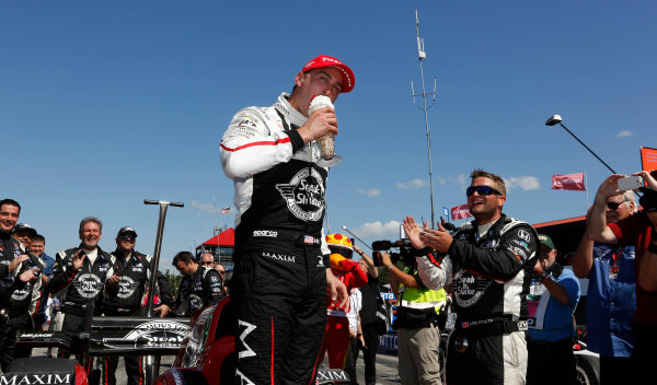 31 July - 2 August, 2015, Lexington, Ohio, USA
Winner Graham Rahal celebrates in Victory Lane with a milkshake
© 2015, Phil Abbott
LAT Photo USA
31 July - 2 August, 2015, Lexington, Ohio, USA
Winner Graham Rahal celebrates in Victory Lane with a milkshake
© 2015, Phil Abbott
LAT Photo USA