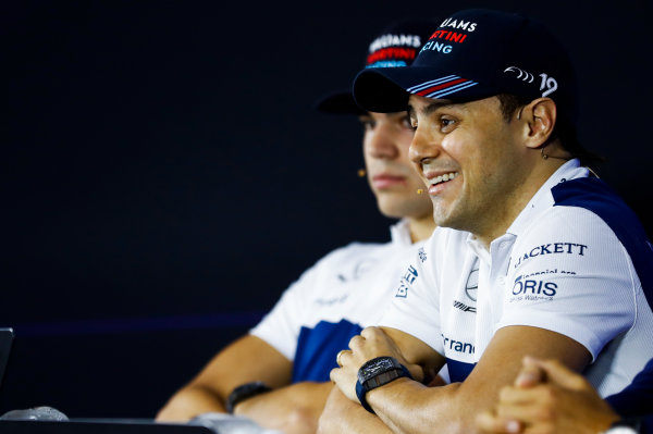 Interlagos, Sao Paulo, Brazil.
Thursday 09 November 2017.
Lance Stroll, Williams Martini Racing, and Felipe Massa, Williams Martini Racing, in the press conference.
World Copyright: Glenn Dunbar/LAT Images 
ref: Digital Image _X4I8383