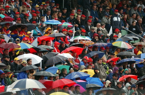 Rain in the final stages of the main race brought extra tactics into play allowing Bernd Schneider (GER), Vodafone AMG-Mercedes, to take over the lead from Laurent Aiello (FRA), Team Abt Sportsline.
DTM Championship, Rd10, Hockenheim, Germany. 06 October 2002.
DIGITAL IMAGE Rain in the final stages of the main race brought extra tactics into play allowing Bernd Schneider (GER), Vodafone AMG-Mercedes, to take over the lead from Laurent Aiello (FRA), Team Abt Sportsline.
DTM Championship, Rd10, Hockenheim, Germany. 06 October 2002.
DIGITAL IMAGE