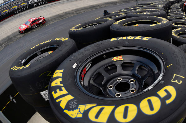 Monster Energy NASCAR Cup Series
Food City 500
Bristol Motor Speedway, Bristol, TN USA
Friday 21 April 2017
Ricky Stenhouse Jr
World Copyright: Nigel Kinrade
LAT Images
ref: Digital Image 17BRI1nk01316