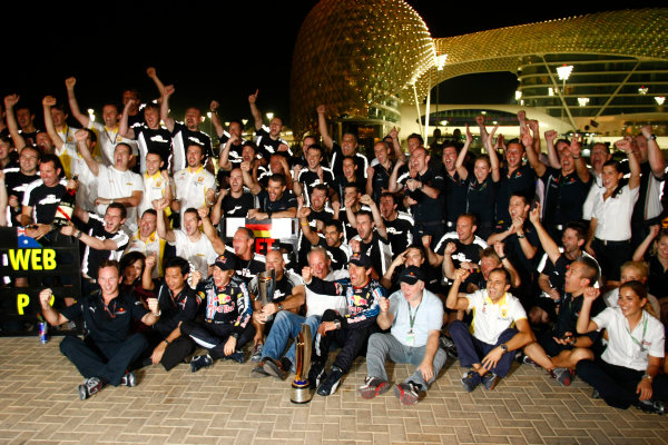 Yas Marina Circuit, Abu Dhabi, United Arab Emirates
1st November 2009.
Sebastian Vettel, Red Bull Racing RB5 Renault, 1st position, Mark Webber, Red Bull Racing RB5 Renault, 2nd position, Christian Horner, Team Principal, Red Bull Racing. and the Red Bull team celebrate their one-two finish. Portrait. 
World Copyright: Charles Coates/LAT Photographic 
ref: Digital Image _26Y3211