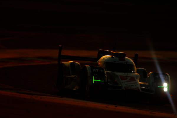 2015 FIA World Endurance Championship
Bahrain 6-Hours
Bahrain International Circuit, Bahrain
Saturday 21 November 2015.
Marcel F?ssler, Andr? Lotterer, Beno?t Tr?luyer (#7 LMP1 Audi Sport Team Joest Audi R18 e-tron quattro).
World Copyright: Alastair Staley/LAT Photographic
ref: Digital Image _79P1226 2015 FIA World Endurance Championship
Bahrain 6-Hours
Bahrain International Circuit, Bahrain
Saturday 21 November 2015.
Marcel F?ssler, Andr? Lotterer, Beno?t Tr?luyer (#7 LMP1 Audi Sport Team Joest Audi R18 e-tron quattro).
World Copyright: Alastair Staley/LAT Photographic
ref: Digital Image _79P1226