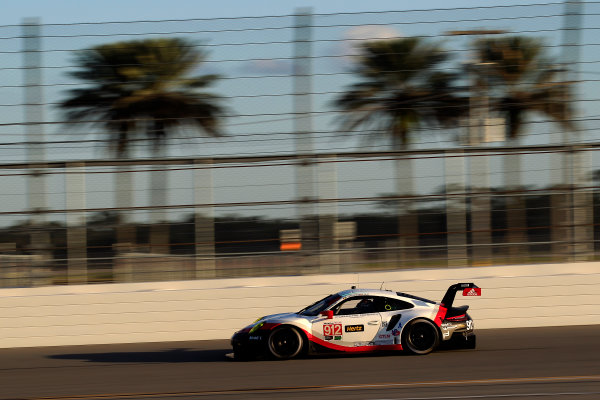 2017 WeatherTech Sportscar Championship December Daytona Testing
Wednesday 6 December 2017
#912 Porsche Team North America Porsche 911 RSR: Patrick Pilet, Laurens Vanthoor 
World Copyright: Alexander Trienitz/LAT Images 
ref: Digital Image 2017-IMSA-Test-Dayt-AT1-2029