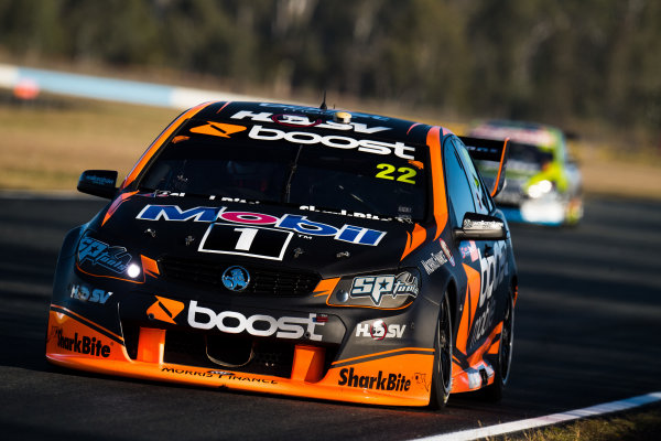 2017 Supercars Championship Round 8.
Ipswich SuperSprint, Queensland Raceway, Queensland, Australia.
Friday 28th July to Sunday 30th July 2017.
James Courtney, Walkinshaw Racing.
World Copyright: Daniel Kalisz/ LAT Images
Ref: Digital Image 280717_VASCR8_DKIMG_8321.jpg 2017 Supercars Championship Round 8.
Ipswich SuperSprint, Queensland Raceway, Queensland, Australia.
Friday 28th July to Sunday 30th July 2017.
James Courtney, Walkinshaw Racing.
World Copyright: Daniel Kalisz/ LAT Images
Ref: Digital Image 280717_VASCR8_DKIMG_8321.jpg