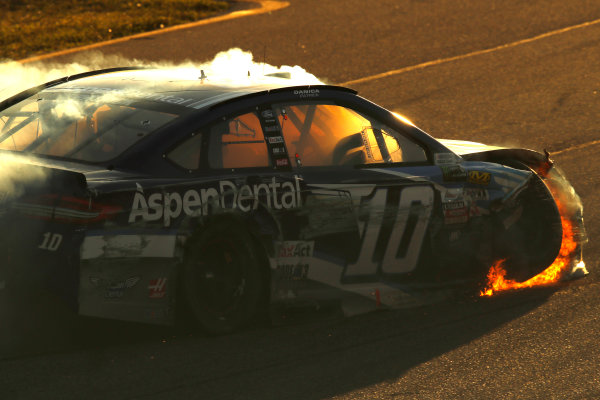 Monster Energy NASCAR Cup Series
Ford EcoBoost 400
Homestead-Miami Speedway, Homestead, FL USA
Sunday 19 November 2017
Danica Patrick, Stewart-Haas Racing, Aspen Dental Ford Fusion crash fire
World Copyright: Michael L. Levitt
LAT Images