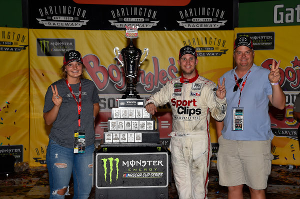 Monster Energy NASCAR Cup Series
Bojangles' Southern 500
Darlington Raceway, Darlington, SC USA
Sunday 3 September 2017
Denny Hamlin, Joe Gibbs Racing, Sport Clips Toyota Camry wins.
World Copyright: Rusty Jarrett
LAT Images Monster Energy NASCAR Cup Series
Bojangles' Southern 500
Darlington Raceway, Darlington, SC USA
Sunday 3 September 2017
Denny Hamlin, Joe Gibbs Racing, Sport Clips Toyota Camry wins.
World Copyright: Rusty Jarrett
LAT Images