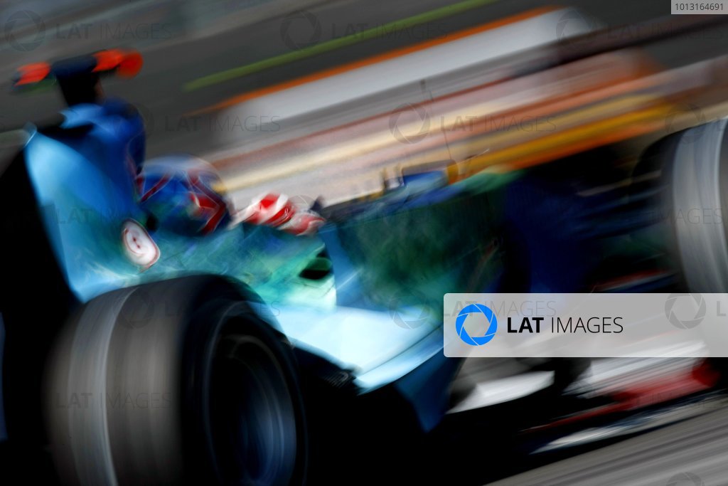 2007 Italian Grand Prix
Autodromo di Monza, Monza, Italy.
7th - 9th September 2007.
Jenson Button, Honda RA107. Action.
World Copyright: Glenn Dunbar/LAT Photographic
ref: Digital Image _O9T0890 2007 Italian Grand Prix
Autodromo di Monza, Monza, Italy.
7th - 9th September 2007.
Jenson Button, Honda RA107. Action.
World Copyright: Glenn Dunbar/LAT Photographic
ref: Digital Image _O9T0890