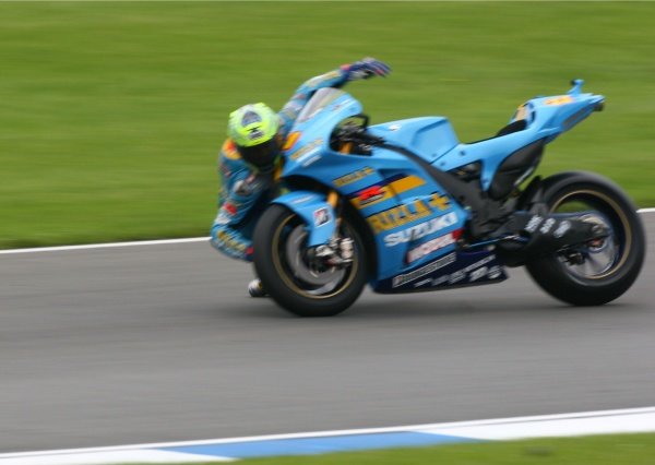 2007 Moto GP British Grand Prix.
Donington Park, England.
22nd-24th June 2007.
Chris Vermeulen (Rizla Suzuki Moto GP, Suzuki GSV-R XRG0) high-siding in craner curves. Action, sequence, crash.
World Copyright: Kevin Wood/LAT Photographic
ref: Digital Image IMG_5036 2007 Moto GP British Grand Prix.
Donington Park, England.
22nd-24th June 2007.
Chris Vermeulen (Rizla Suzuki Moto GP, Suzuki GSV-R XRG0) high-siding in craner curves. Action, sequence, crash.
World Copyright: Kevin Wood/LAT Photographic
ref: Digital Image IMG_5036