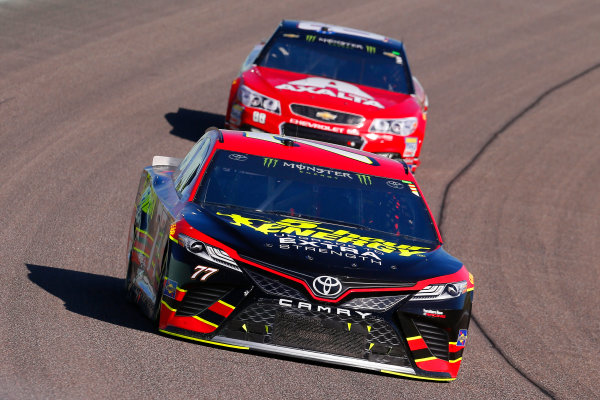 Monster Energy NASCAR Cup Series
Ford EcoBoost 400
Homestead-Miami Speedway, Homestead, FL USA
Sunday 19 November 2017
Erik Jones, Furniture Row Racing, 5-hour ENERGY Extra Strength Toyota Camry and Dale Earnhardt Jr, Hendrick Motorsports, Axalta Chevrolet SS
World Copyright: Russell LaBounty
LAT Images Monster Energy NASCAR Cup Series
Ford EcoBoost 400
Homestead-Miami Speedway, Homestead, FL USA
Sunday 19 November 2017
Erik Jones, Furniture Row Racing, 5-hour ENERGY Extra Strength Toyota Camry and Dale Earnhardt Jr, Hendrick Motorsports, Axalta Chevrolet SS
World Copyright: Russell LaBounty
LAT Images