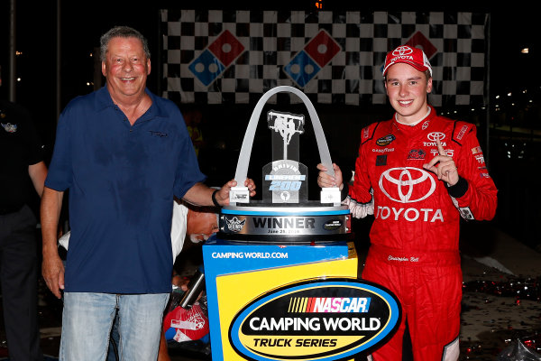 25 June, 2016, Madison, Illinois USA
Christopher Bell celebrates in victory lane
©2016, Russell LaBounty
LAT Photo USA
25 June, 2016, Madison, Illinois USA
Christopher Bell celebrates in victory lane
©2016, Russell LaBounty
LAT Photo USA