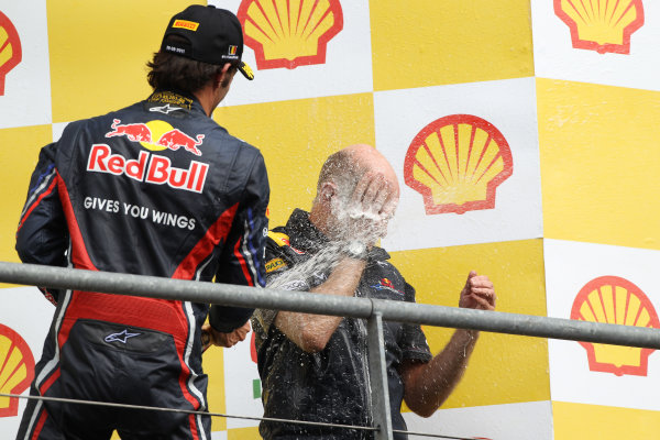 Spa-Francorchamps, Spa, Belgium
28th August 2011.
Mark Webber, Red Bull Racing RB7 Renault, 2nd position, soaks Adrian Newey, Chief Technical Officer, Red Bull Racing. Portrait. Podium.
World Copyright: Andy Hone/LAT Photographic
ref: Digital Image CI0C2530 Spa-Francorchamps, Spa, Belgium
28th August 2011.
Mark Webber, Red Bull Racing RB7 Renault, 2nd position, soaks Adrian Newey, Chief Technical Officer, Red Bull Racing. Portrait. Podium.
World Copyright: Andy Hone/LAT Photographic
ref: Digital Image CI0C2530