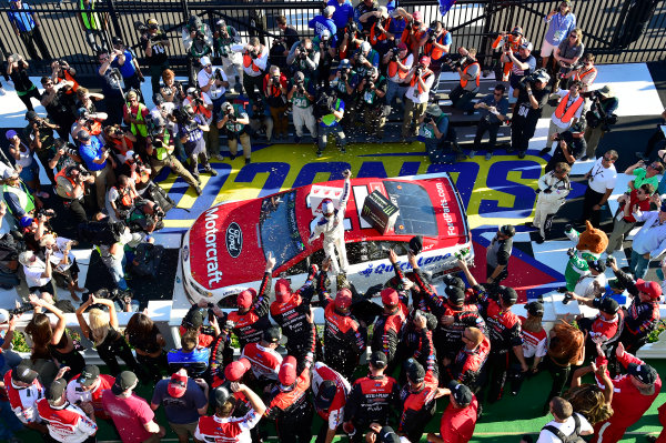 Monster Energy NASCAR Cup Series
AXALTA presents the Pocono 400
Pocono Raceway, Long Pond, PA USA
Sunday 11 June 2017
Ryan Blaney, Wood Brothers Racing, Motorcraft/Quick Lane Tire & Auto Center Ford Fusion
World Copyright: Rusty Jarrett
LAT Images Monster Energy NASCAR Cup Series
AXALTA presents the Pocono 400
Pocono Raceway, Long Pond, PA USA
Sunday 11 June 2017
Ryan Blaney, Wood Brothers Racing, Motorcraft/Quick Lane Tire & Auto Center Ford Fusion
World Copyright: Rusty Jarrett
LAT Images