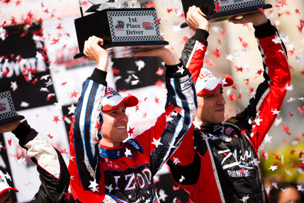 Long Beach. California, USA. 16th - 18th April 2010.
Ryan Hunter - Reay, (Andretti Autosport) celebrates victory on the podium with Justin Wilson, (Dreyer and Reinbold Racing) and Will Power, (Verizon Team Penske).
Portrait.
World Copyright: Drew Gibson/LAT Photographic.
Digital Image _Y2Z2559 Long Beach. California, USA. 16th - 18th April 2010.
Ryan Hunter - Reay, (Andretti Autosport) celebrates victory on the podium with Justin Wilson, (Dreyer and Reinbold Racing) and Will Power, (Verizon Team Penske).
Portrait.
World Copyright: Drew Gibson/LAT Photographic.
Digital Image _Y2Z2559