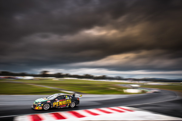 2017 Supercars Championship Round 5. 
Winton SuperSprint, Winton Raceway, Victoria, Australia.
Friday May 19th to Sunday May 21st 2017.
David Reynolds drives the #9 Erebus Motorsport Penrith Racing Holden Commodore VF.
World Copyright: Daniel Kalisz/LAT Images
Ref: Digital Image 190517_VASCR5_DKIMG_3622.JPG