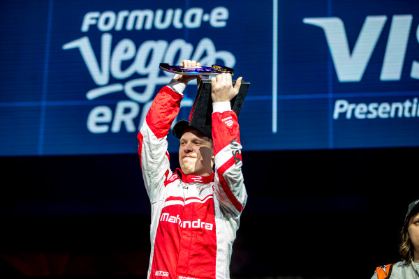 2016/2017 FIA Formula E Championship.
Vegas eRace, Las Vegas, Nevada, United States of America.
Sunday 8 January 2017.
Provisional 1st Place, Olli Pahkala, Mahindra Racing, would lose his win owing to a Fanboost infringement.
Photo: Zak Mauger/LAT/Formula E
ref: Digital Image _L0U7539