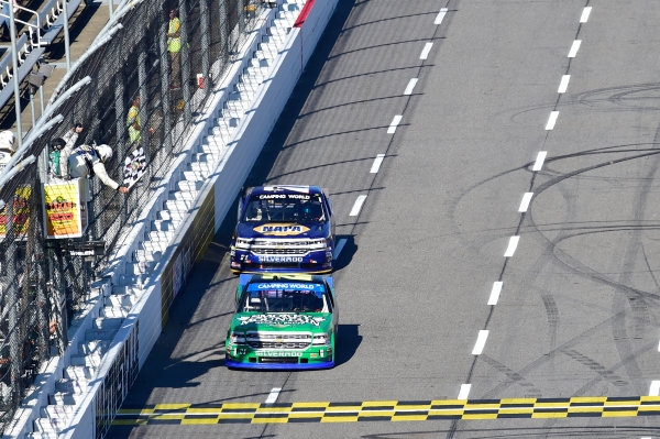 28-29 October, 2016, Martinsville, Virginia USA
Johnny Sauter (21) wins the Camping World Truck Series race at Martinsville Speedway.
©2016, John Harrelson / LAT Photo USA 28-29 October, 2016, Martinsville, Virginia USA
Johnny Sauter (21) wins the Camping World Truck Series race at Martinsville Speedway.
©2016, John Harrelson / LAT Photo USA