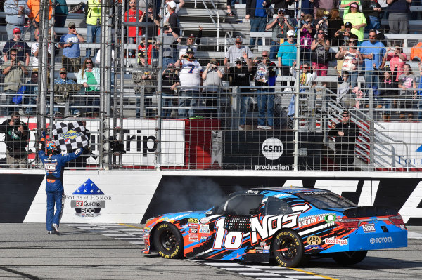 2017 NASCAR XFINITY Series - Rinnai 250
Atlanta Motor Speedway, Hampton, GA USA
Saturday 4 March 2017
Kyle Busch, NOS Energy Drink Toyota Camry celebrates his win with a burnout
World Copyright: Nigel Kinrade/LAT Images
ref: Digital Image 17ATL1nk05633