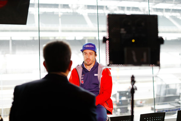 Verizon IndyCar Series 
Indianapolis 500 Race
Indianapolis Motor Speedway, Indianapolis, IN USA 
Thursday 25 May 2017.
Fernando Alonso, McLaren-Honda-Andretti Honda, speaks to the media.
World Copyright: Steven Tee/LAT Images
ref: Digital Image _R3I4662