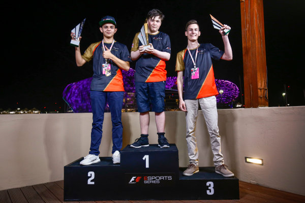 Yas Marina Circuit, Abu Dhabi, United Arab Emirates.
Saturday 25 November 2017.
Brendon Leigh celebrates on the podium after winning the E-Sports event.
World Copyright: Andrew Hone/LAT Images 
ref: Digital Image _ONZ1002