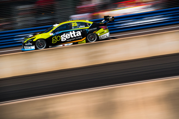 2017 Supercars Championship Round 6.
Darwin Triple Crown, Hidden Valley Raceway, Northern Territory, Australia.
Friday June 16th to Sunday June 18th 2017.
Jack Le Brocq drives the #28 GoGetta Racing Nissan Altima.
World Copyright: Daniel Kalisz/LAT Images
Ref: Digital Image 160617_VASCR6_DKIMG_1071.JPG 2017 Supercars Championship Round 6.
Darwin Triple Crown, Hidden Valley Raceway, Northern Territory, Australia.
Friday June 16th to Sunday June 18th 2017.
Jack Le Brocq drives the #28 GoGetta Racing Nissan Altima.
World Copyright: Daniel Kalisz/LAT Images
Ref: Digital Image 160617_VASCR6_DKIMG_1071.JPG