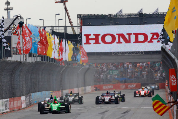 4-5 May, 2013, Sao Paulo, Brazil
James Hinchcliffe takes the checkered flag and win
© 2013, Michael L. Levitt
LAT Photo USA.