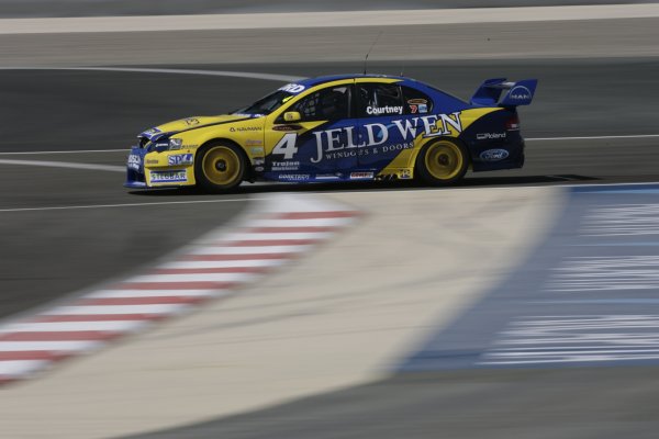 2007 Australian V8 Supercars.
Bahrain International Circuit. Sakhir, Bahrain.
2nd - 4th November. 
James Courtney during the V8 Supercar Desert 400. Action. 
World Copyright: Mark Horsburgh/LAT Photographic. 
Ref: Digital Image 4-Courtney-RD12-07-5023