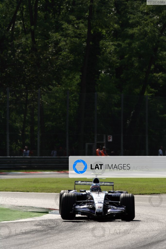2007 Italian Grand Prix - Friday Practice
Autodromo di Monza, Monza, Italy.
7th September 2007.
Alex Wurz, Williams FW29 Toyota. Action.
World Copyright: Steven Tee/LAT Photographic
ref: Digital Image YY2Z8390 2007 Italian Grand Prix - Friday Practice
Autodromo di Monza, Monza, Italy.
7th September 2007.
Alex Wurz, Williams FW29 Toyota. Action.
World Copyright: Steven Tee/LAT Photographic
ref: Digital Image YY2Z8390