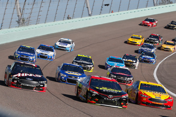 Monster Energy NASCAR Cup Series
Ford EcoBoost 400
Homestead-Miami Speedway, Homestead, FL USA
Sunday 19 November 2017
Erik Jones, Furniture Row Racing, 5-hour ENERGY Extra Strength Toyota Camry, Joey Logano, Team Penske, Ford Fusion and Clint Bowyer, Stewart-Haas Racing, Haas Automation Ford Fusion
World Copyright: Russell LaBounty
LAT Images Monster Energy NASCAR Cup Series
Ford EcoBoost 400
Homestead-Miami Speedway, Homestead, FL USA
Sunday 19 November 2017
Erik Jones, Furniture Row Racing, 5-hour ENERGY Extra Strength Toyota Camry, Joey Logano, Team Penske, Ford Fusion and Clint Bowyer, Stewart-Haas Racing, Haas Automation Ford Fusion
World Copyright: Russell LaBounty
LAT Images