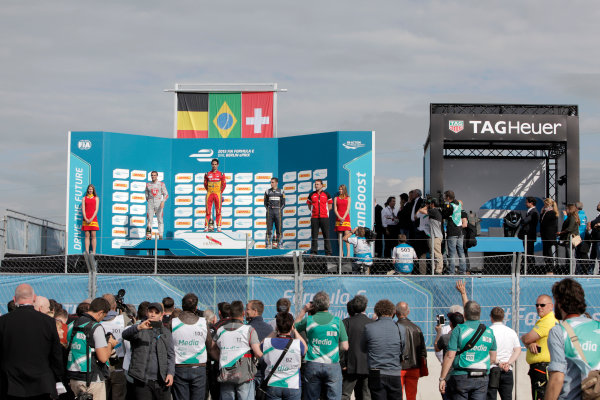 2014/2015 FIA Formula E Championship.
Berlin ePrix, Berlin Tempelhof Airport, Germany.
Saturday 23 May 2015
Podium. 1st, Lucas di Grassi (BRA)/Audi Abt Sport - Spark-Renault SRT_01E, 2nd, Jerome D'Ambrosio (BEL)/Dragon Racing - Spark-Renault SRT_01E and 3rd, Sebastien Buemi (SWI)/E.dams Renault - Spark-Renault SRT_01E.
Photo: Andrew Ferraro/LAT/Formula E
ref: Digital Image _MG_7617
2014/2015 FIA Formula E Championship.
Berlin ePrix, Berlin Tempelhof Airport, Germany.
Saturday 23 May 2015
Podium. 1st, Lucas di Grassi (BRA)/Audi Abt Sport - Spark-Renault SRT_01E, 2nd, Jerome D'Ambrosio (BEL)/Dragon Racing - Spark-Renault SRT_01E and 3rd, Sebastien Buemi (SWI)/E.dams Renault - Spark-Renault SRT_01E.
Photo: Andrew Ferraro/LAT/Formula E
ref: Digital Image _MG_7617