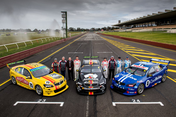 2017 Supercars Championship Round 10.
Sandown 500, Sandown Raceway, Springvale, Victoria, Australia.
Thursday 14th September to Sunday 17th September 2017.
Tim Slade, Brad Jones Racing Holden, Kim Jones, Brad Jones Racing Holden, Norm Beechey, Nick Percat, Brad Jones Racing Holden, Macauley Jones, Brad Jones Racing Holden, Brad Jones, Brad Jones Racing Holden, Todd Hazelwood, Brad Jones Racing Holden, Tim Blanchard, Brad Jones Racing Holden.
World Copyright: Daniel Kalisz/LAT Images
Ref: Digital Image 140917_VASCR10_DKIMG_0297.jpg 2017 Supercars Championship Round 10.
Sandown 500, Sandown Raceway, Springvale, Victoria, Australia.
Thursday 14th September to Sunday 17th September 2017.
Tim Slade, Brad Jones Racing Holden, Kim Jones, Brad Jones Racing Holden, Norm Beechey, Nick Percat, Brad Jones Racing Holden, Macauley Jones, Brad Jones Racing Holden, Brad Jones, Brad Jones Racing Holden, Todd Hazelwood, Brad Jones Racing Holden, Tim Blanchard, Brad Jones Racing Holden.
World Copyright: Daniel Kalisz/LAT Images
Ref: Digital Image 140917_VASCR10_DKIMG_0297.jpg