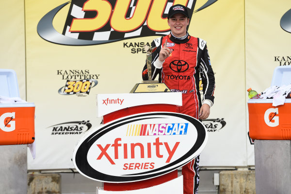 NASCAR XFINITY Series
Kansas Lottery 300
Kansas Speedway, Kansas City, KS USA
Saturday 21 October 2017
Christopher Bell, JBL Toyota Camry, Celebrates in Victory Lane.
World Copyright: John K Harrelson
LAT Images NASCAR XFINITY Series
Kansas Lottery 300
Kansas Speedway, Kansas City, KS USA
Saturday 21 October 2017
Christopher Bell, JBL Toyota Camry, Celebrates in Victory Lane.
World Copyright: John K Harrelson
LAT Images