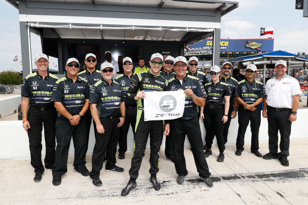 Verizon IndyCar Series
Rainguard Water Sealers 600
Texas Motor Speedway, Ft. Worth, TX USA
Friday 9 June 2017
Verizon P1 Pole Award winner Charlie Kimball and team
World Copyright: Michael L. Levitt
LAT Images