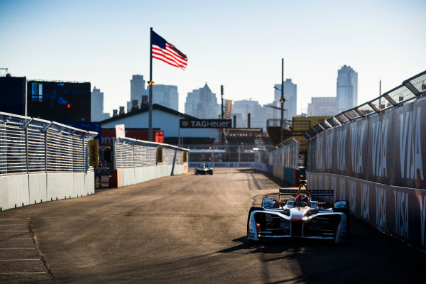 2016/2017 FIA Formula E Championship.
Round 10 - New York City ePrix, Brooklyn, New York, USA.
Sunday 16 July 2017.
Loic Duval (FRA), Dragon Racing, Spark-Penske, Penske 701-EV.
Photo: Sam Bloxham/LAT/Formula E
ref: Digital Image _J6I4150 2016/2017 FIA Formula E Championship.
Round 10 - New York City ePrix, Brooklyn, New York, USA.
Sunday 16 July 2017.
Loic Duval (FRA), Dragon Racing, Spark-Penske, Penske 701-EV.
Photo: Sam Bloxham/LAT/Formula E
ref: Digital Image _J6I4150